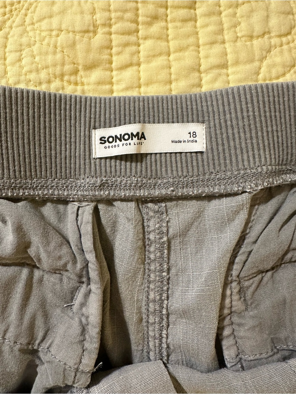 Women’s Sonoma Light Gray Cargo Cropped Pants - Picture 4 of 8